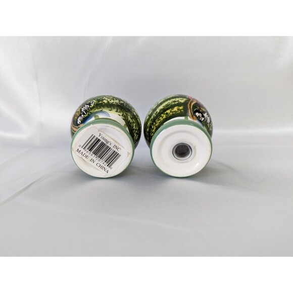 Green Salt & Pepper Shaker Kitchen Dairy Farm Cows Red Barn Silo Country Decor - Picture 5 of 5